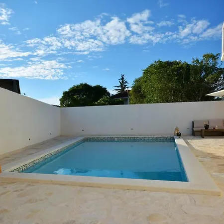 Appartamento Zeljko - With Pool Marina